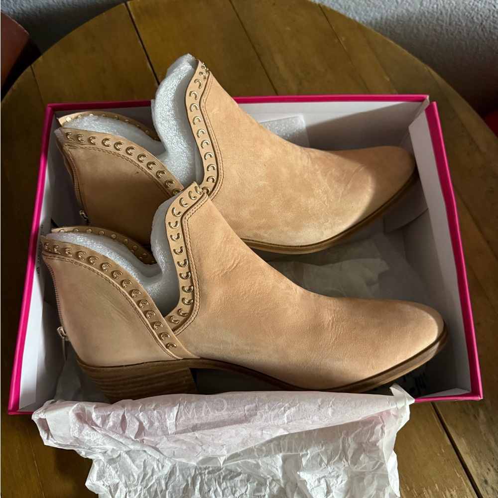 Lucky ankle booties